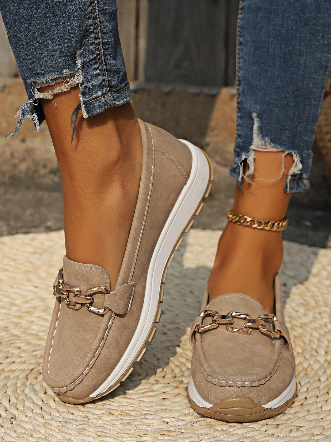 Ellura™ — Minimal Buckle Flats