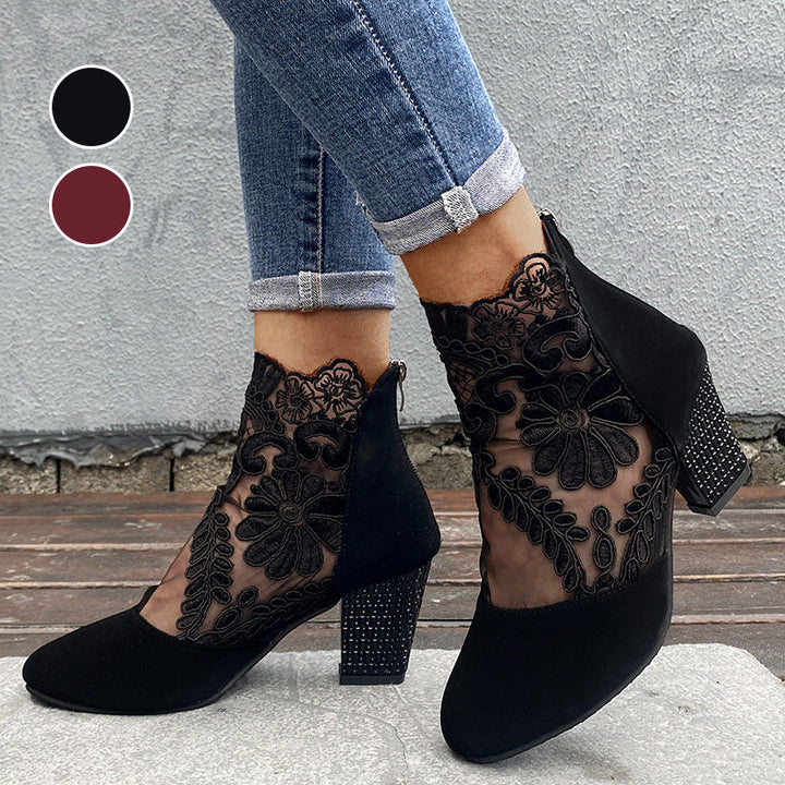 Noelle – Refined Lace Pointed Heels