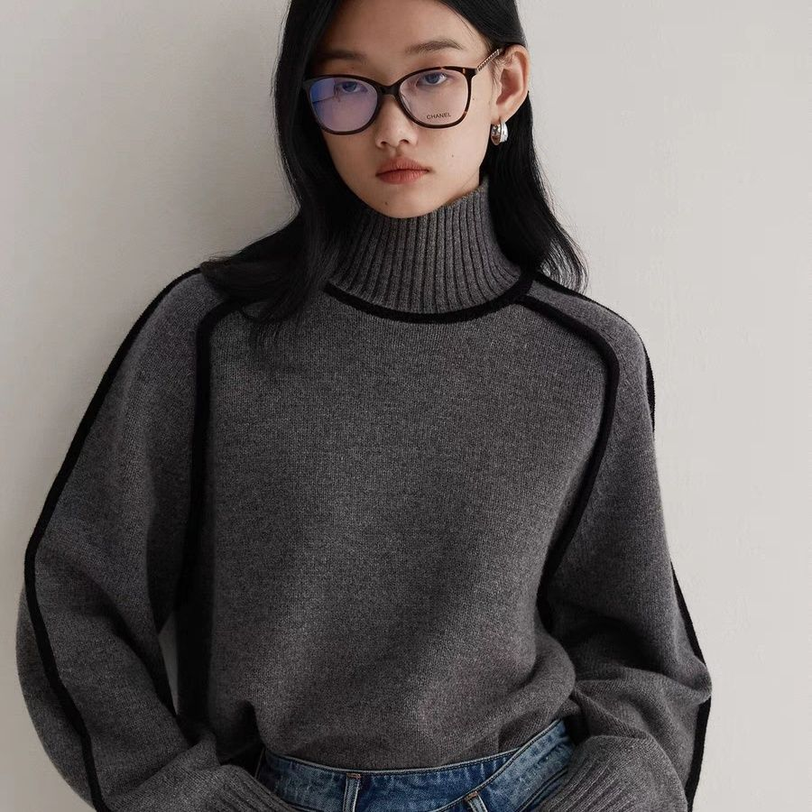 Aspen — Cashmere-Look Turtleneck
