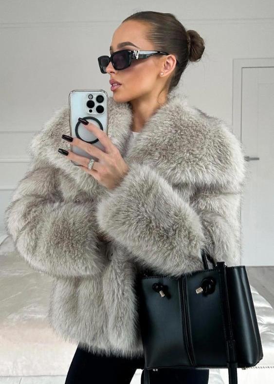 Roya – Premium Faux Fur Jacket