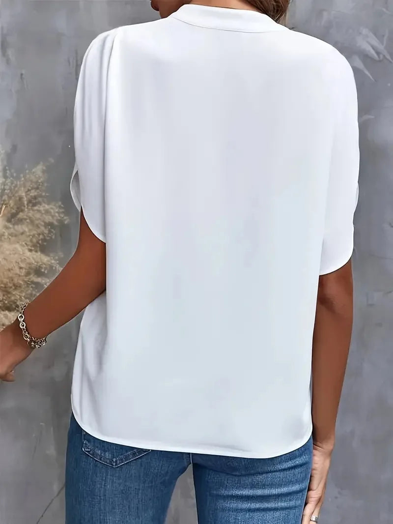 Selena – Flowing V-Neck Blouse