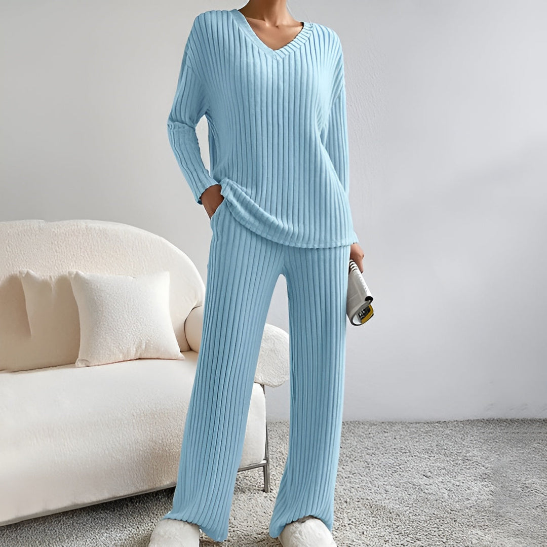 Aurelia – Ribbed V-Neck Sweater Set