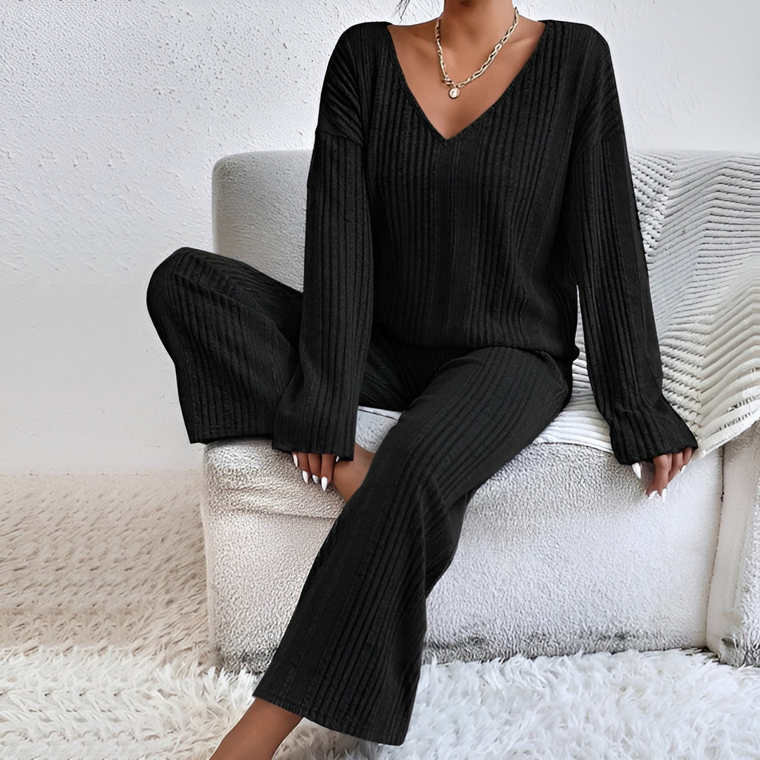 Aurelia – Ribbed V-Neck Sweater Set