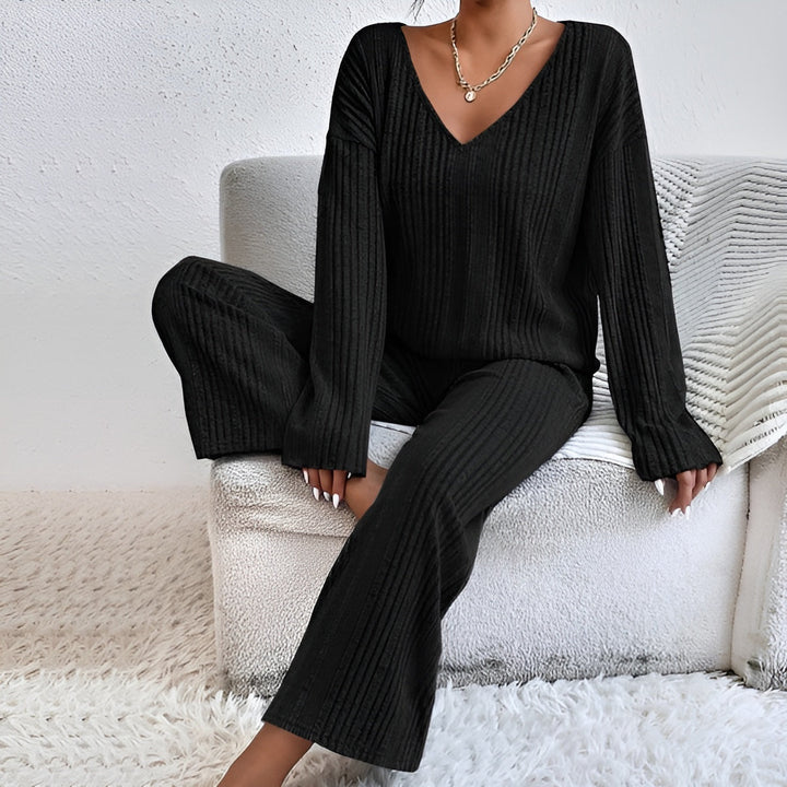 Aurelia – Ribbed V-Neck Sweater Set