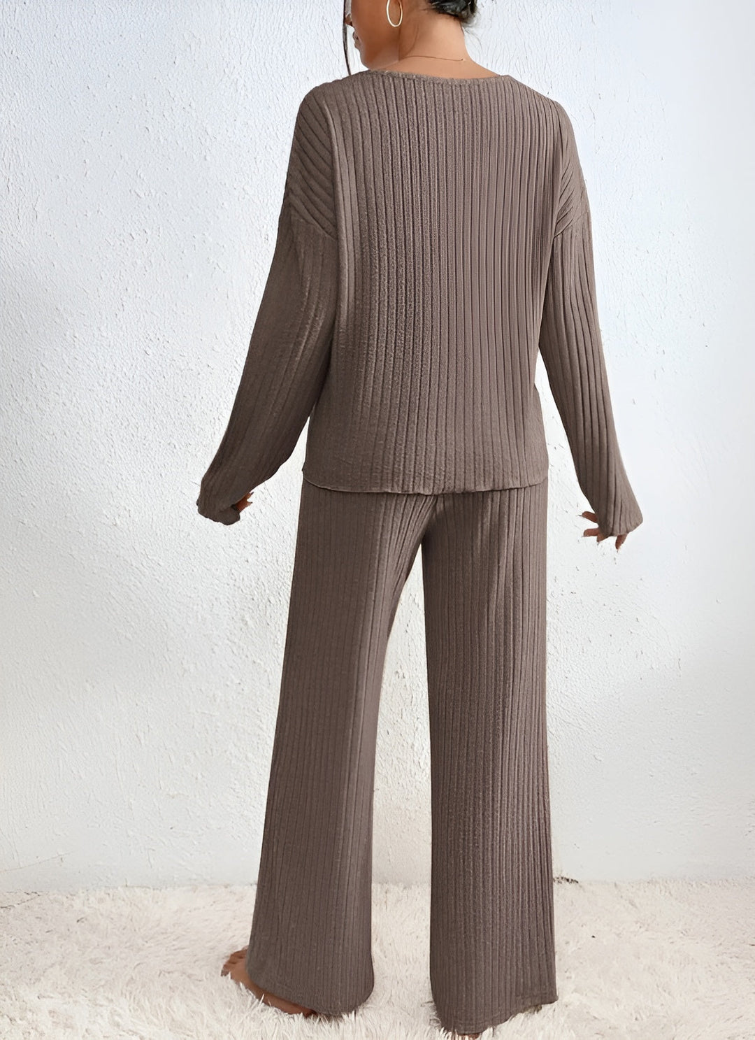 Aurelia – Ribbed V-Neck Sweater Set