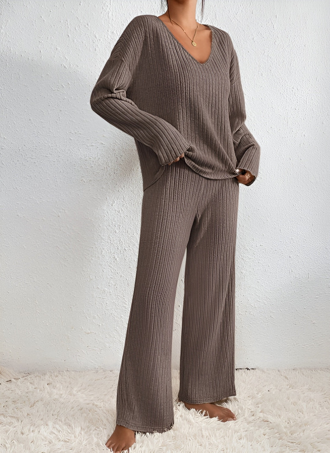 Aurelia – Ribbed V-Neck Sweater Set