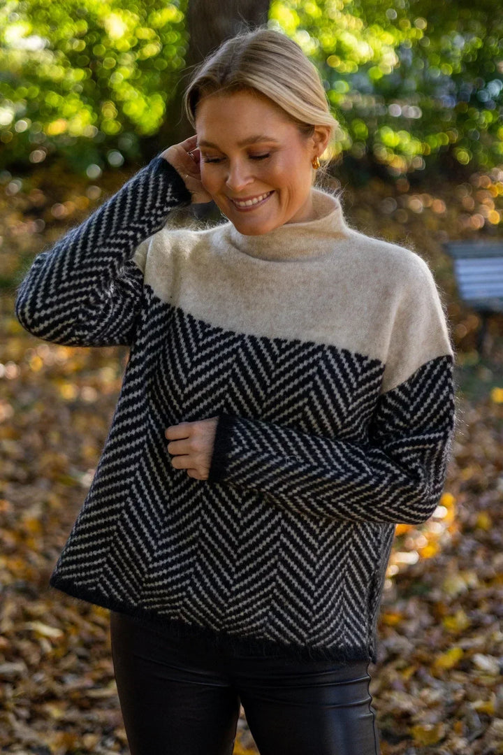 Thalia – Luxury Cashmere Turtleneck