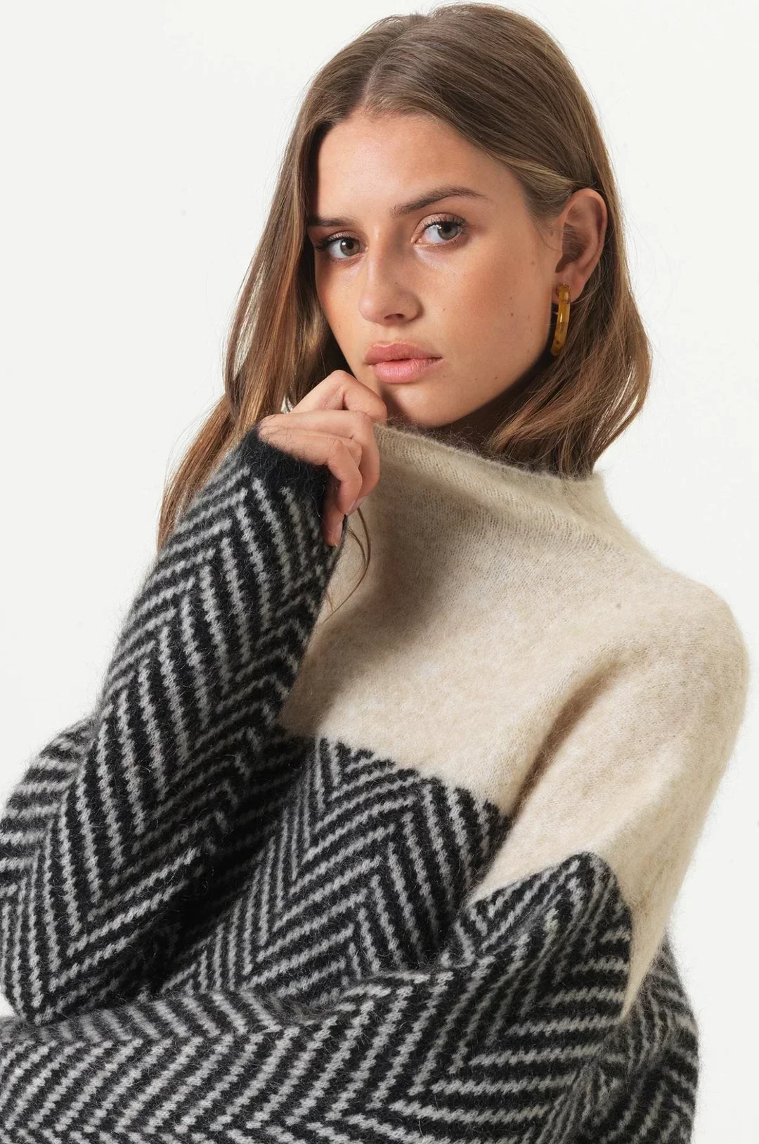 Thalia – Luxury Cashmere Turtleneck